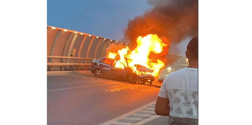 video la un pas de tragedie o masina a luat foc pe podul de la butelii in ce stare se afla soferul 6877ebba9a2c0