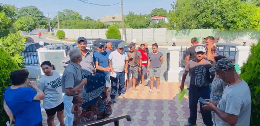 video mai multi localnici din istria au protestat azi in fata primariei din comuna ce nemultumiri au oamenii 686ba51b342c6
