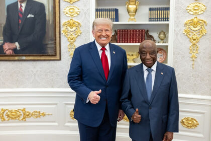 video moment jenant pentru trump l a felicitat pe presedintele liberiei pentru nivelul englezei sale desi este limba oficiala a tarii 686f5b6875cfa
