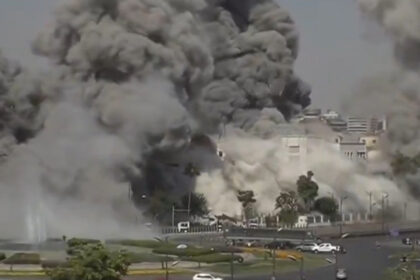 video momentul in care israelul bombardeaza ministerul apararii din damasc a fost surprins in direct de catre o televiziune 6877bdfe56448
