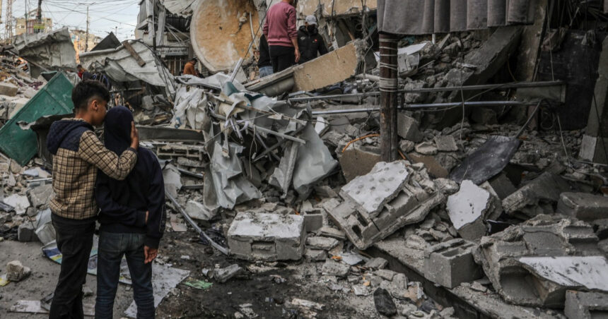 video murim sub privirea intregii lumi copii ucisi in gaza in timp ce asteptau la coada pentru a primi medicamente 686ff7d25b923