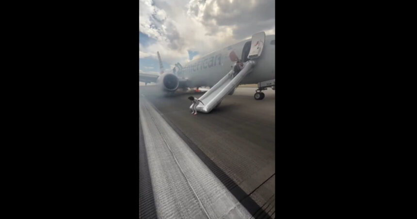 video nou incident aviatic pasagerii unui avion au fost evacuati pe tobogan dupa ce aeronava a luat foc 68860e592c1d1