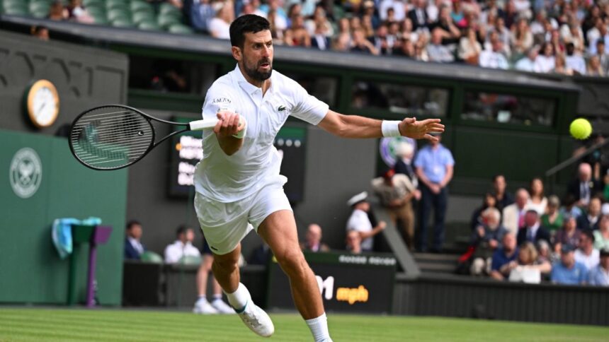 video novak djokovic o noua demonstratie de forta la wimbledon a bifat si un 6 0 in victoria cu numarul 100 pe iarba londoneza 686a0e0c8ed82
