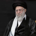 video prima aparitie publica a liderului suprem iranian dupa razboiul de 12 zile cu israel unde a fost filmat ayatollahul ali khamenei 686a055e6fb3d