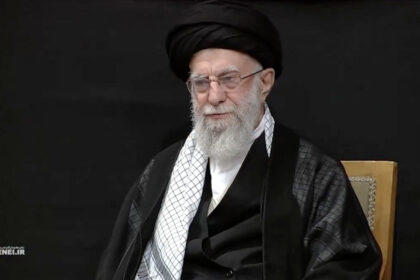 video prima aparitie publica a liderului suprem iranian dupa razboiul de 12 zile cu israel unde a fost filmat ayatollahul ali khamenei 686a055e6fb3d