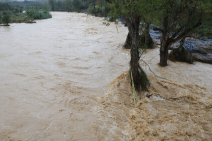 video vreme extrema in spania cod rosu si portocaliu de furtuni mai multe zone se confrunta cu inundatii puternice 6883972e09c57
