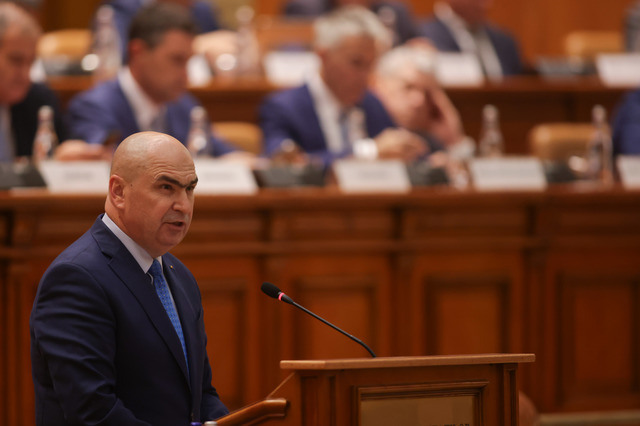 videofoto bolojan in parlament sunt un premier cu mandatul pe masa daca nu se pun in practica masurile nu voi mai fi premier venim si cu al doilea pachet pana la finele lunii 686be4bbe4fbb