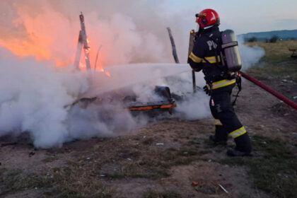 videofoto incendiu devastator in bihor un bebelus de 8 luni a murit ars de viu parintii s au autoevacuat de la ce a izbucnit focul 68760fe5dab4e