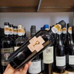 vinul zilei un primitivo intens si catifelat cu note de prune afumate cafea si ciocolata ideal alaturi de vanat sau branzeturi maturate cotat cu 96 puncte luca maroni 6870ac578a7a8