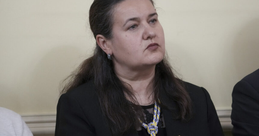 volodimir zelenski o va rechema pe ambasadoarea kievului in sua cine ar putea sa o inlocuiasca 686bc9cc439fb