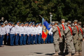 ziua aviatiei romane si a fortelor aeriene ceremonii militare si premierea castigatorilor concursului intitulat omului anului 2024 687a64bb2d104
