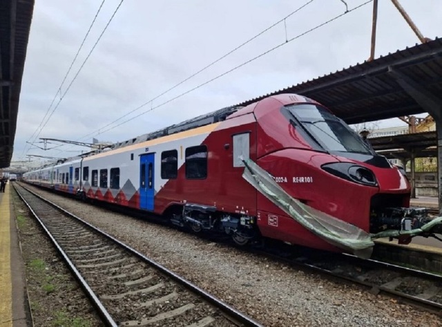 10 trenuri formate din rame electrice vor circula pe ruta bucuresti nord constanta acestea se adauga celor patru trenuri deja existente pe aceasta ruta programul plecarilor si sosirilor 68944e9030696