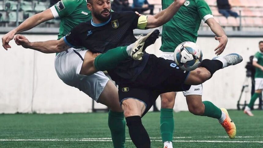 a fugit din tara dupa ce a semnat un club din superliga e in razboi cu atacantul si cere daune la fifa sa plateasca 689b5ce54624b
