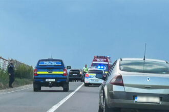 accident grav cu 3 masini pe varianta ovidiu la intersectia cu poiana o persoana a ramas blocata in masina deformata 689c26ffd2f82