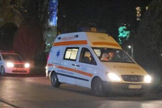 accident pe bulevardul tomis din constanta o masina a fost proiectata intr un gard dupa un impact violent 689f1b1d85f93