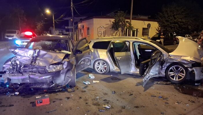 accident rutier la intersectia strazilor mesterul manole cu mugurului trei persoane au ajuns la spital 68ad588074432