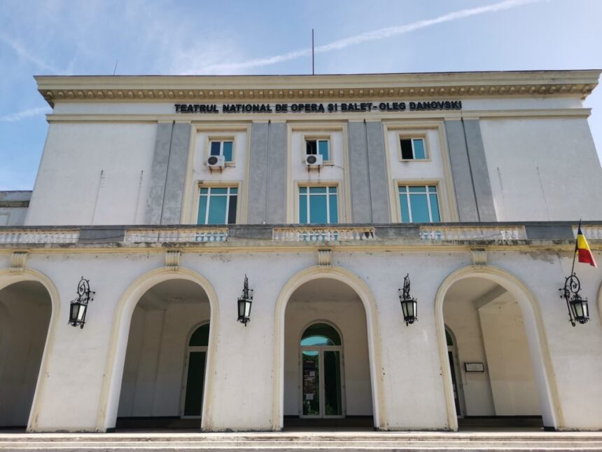 administratia locala a semnat contractul pentru reabilitarea cladirii teatrului oleg danovski 68aba1d721dc6