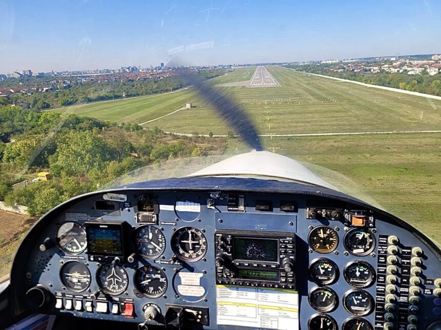 alerta aviatica pe aeroportul tuzla au fost trimisi pompierii si ambulanta pentru urgente grave 68a5c0848fd17