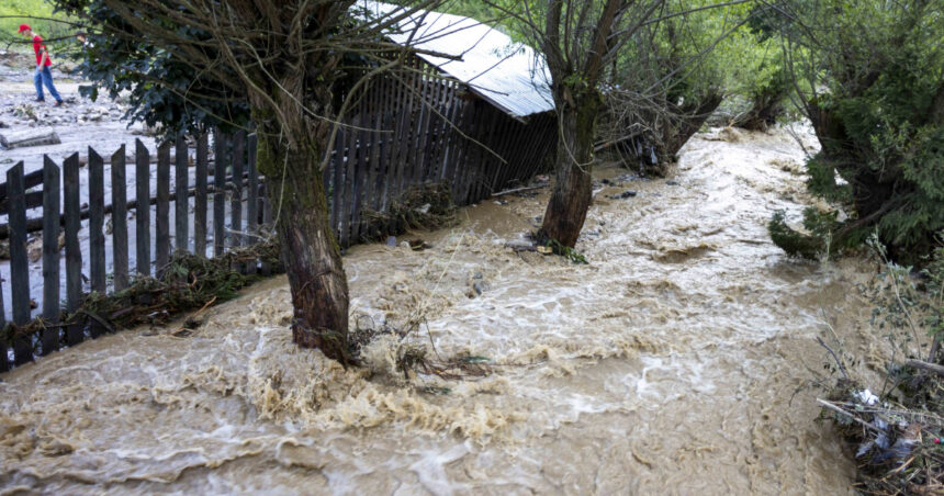 alerta de inundatii cod galben de viituri in 11 zone pana luni la pranz harta 688f3f7380c90