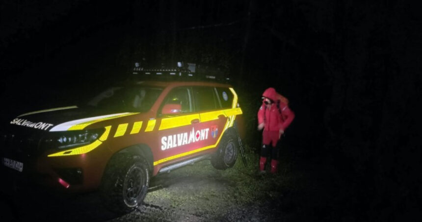 alerta in muntii rodnei 11 turisti dintre care sapte copii s au ratacit pe traseu salvamontistii intervin in conditii dificile 68a0f73642eab