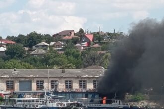 alerta incendiu la un ponton de pe raza municipiului tulcea 688f5237d7af7