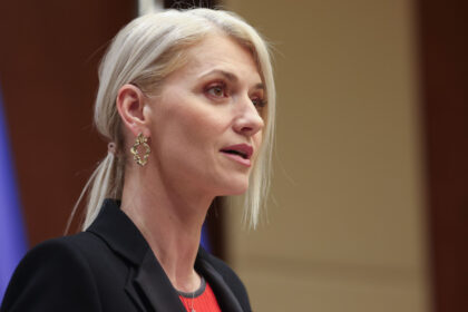 alina gorghiu guvernul sprijina legea care majoreaza pedepsele agresorilor violenti incalcarea ordinelor nu ramane fara consecinte 68a4d2966be99