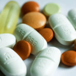 analiza tarifele vamale impuse de donald trump s ar putea transforma intr o amenintare pentru industria farmaceutica globala 6894c90d67a3f