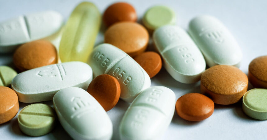 analiza tarifele vamale impuse de donald trump s ar putea transforma intr o amenintare pentru industria farmaceutica globala 6894c90d67a3f