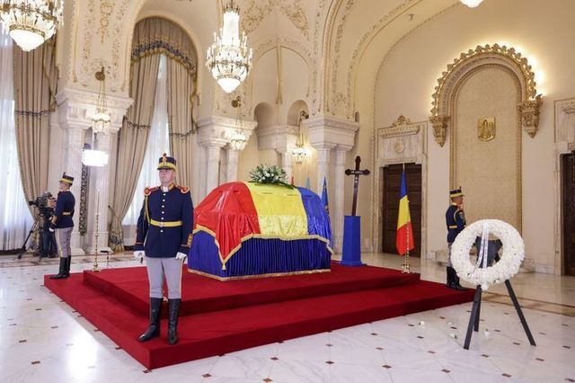 astazi zi de doliu national fostul presedinte ion iliescu va fi inmormantat la cimitirul militar ghencea 3 doar in prezenta familiei si a prietenilor apropiati 68941d9b19798