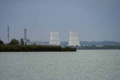 atacuri cu drone lansate de ucraina in ziua independentei sale incendii la centrala nucleara din kursk si la un terminal petrolier 68aac5c37ce87