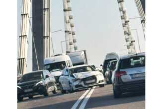 atentie soferi accident rutier pe dn 39 pe podul de la agigea se circula cu dificultate 68b1c374dbe37