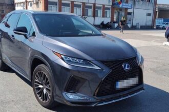 autoturisme in valoare de 165 000 de euro cautate de autoritati europene descoperite in portul constanta 68a06ac029fbb