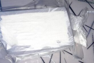 barbat din judetul constanta cercetat pentru trafic de droguri vezi cata cocaina a fost gasita in locuinta sa 689c921ba36cd