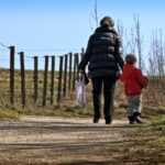 bolojan nevoit sa suplimenteze cu jumatate de miliard de lei bugetul pentru tichetele sociale ale elevilor numarul elevilor dezavantajati a crescut cu 125 in ultimii 4 ani 68a7f5bb05f67