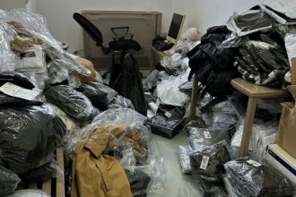 bunuri in valoare de peste 1 milion de euro susceptibile a fi contrafacute descoperite de politistii de frontiera din cadrul garzii de coasta 68ac2d94d4c6d