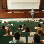 calendarul anului universitar 2025 2026 cand incep cursurile la facultate si cand sunt programate vacantele studentilor 68a403411ce93