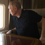 ce documente a studiat putin in zborul spre alaska inaintea intalnirii cu donald trump 689f85efb1069