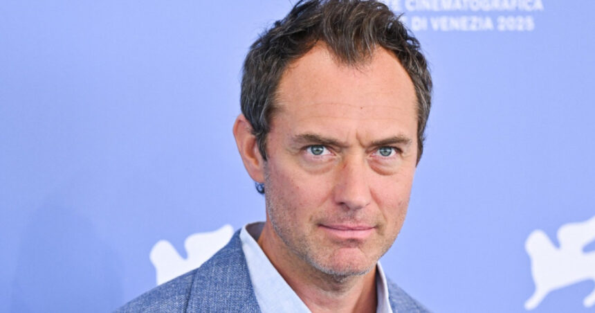 ce spune actorul britanic jude law despre eventuale repercusiuni dupa ce l a interpretat pe putin in filmul magul de la kremlin 68b483f21b2eb