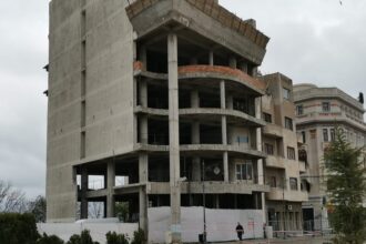 cladirea cu sapte etaje din piata ovidiu intre avize si respingeri succesive mansarda nu poate fi transformata in etaj 68aee7d3e7687