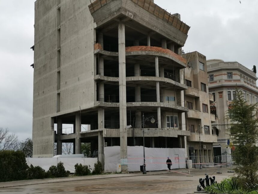 cladirea cu sapte etaje din piata ovidiu intre avize si respingeri succesive mansarda nu poate fi transformata in etaj 68aee7d3e7687