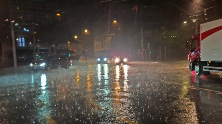 cod galben de furtuni in judetul constanta meteorologii au anuntat averse torentiale vant puternic si grindina 68a333d58d911