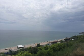 constructiile de pe plaja din tuzla sub lupa autoritatilor ce a dispus prefectul constantei si ce spune seful opc 6898d1637bd3d