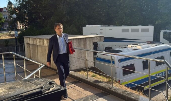 cristian radu a cerut amanarea dosarului in care este suspect de infractiuni de coruptie 68adc25314249