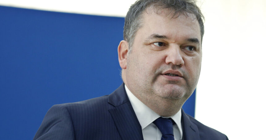 cseke attila anunta ca vor fi taiate 40 000 de posturi in administratia locala impactul financiar este de 22 miliarde de lei anual 689a4dd32cde3