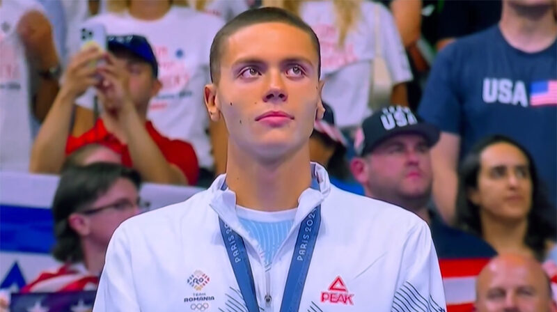 david popovici dublu campion mondial la singapore mesaj emotionant pentru familia si echipa sa nimic nu se castiga singur 688cb33159453