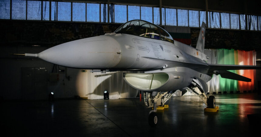 de ce bulgaria a primit doar doua avioane de lupta f 16 de la americani iar unul dintre ele este deja defect 68aa07e86bd04