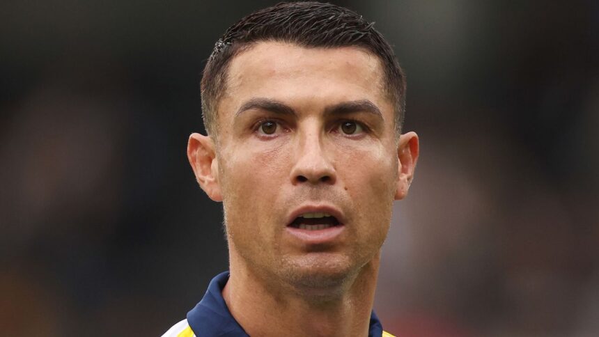 de ce ii e frica lui ronaldo mereu il lasa in afara dormitorului 689081cecd5d0