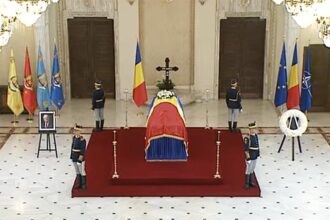 de ce s au tras 21 de salve de tun la inmormantarea lui ion iliescu ce simbolizeaza doliul national si salvele trase la funeralii 689486bb4fd6c