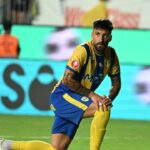 de pe tunel ma iau paul papp a rabufnit la finalul meciului cu u cluj suntem la fotbal manca v as gura voastra 6897c7044d342