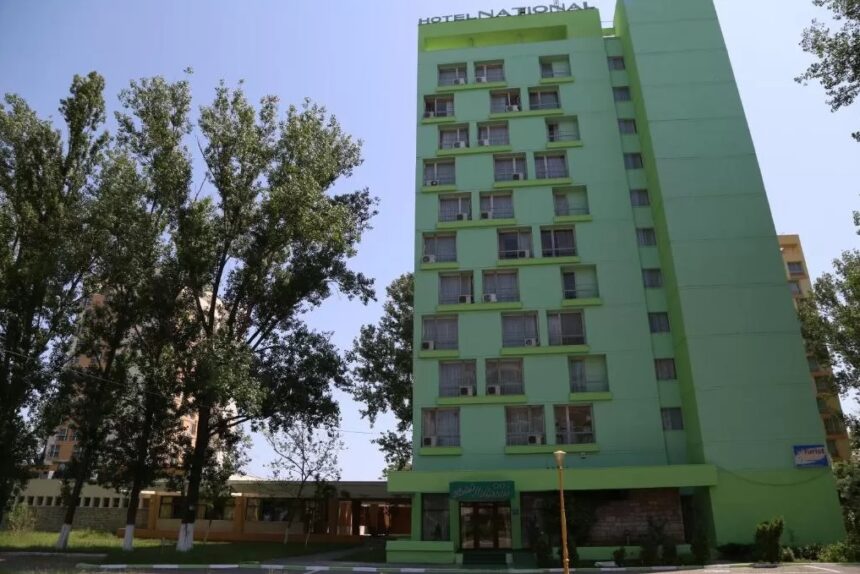 demolari in mamaia in locul restaurantului national vor fi construite un hotel cu zece etaje si o parcare cu cinci niveluri 6895daac75c1d